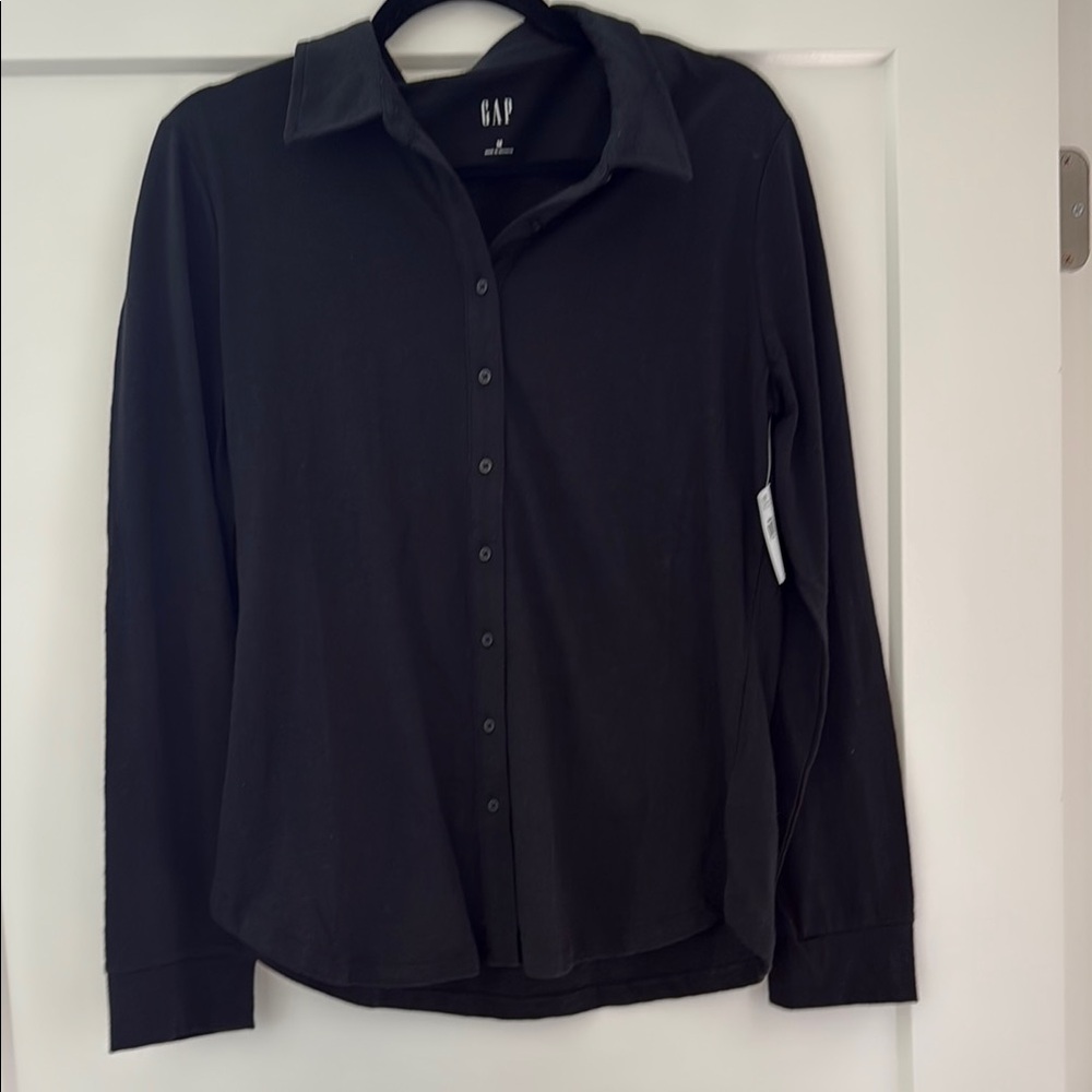 GAP Black Long Sleeve Tee Essential